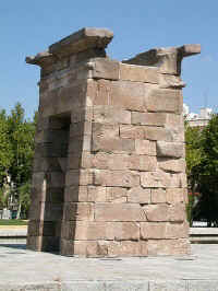 templo_debod005.jpg (53792 bytes)