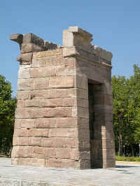 templo_debod006.jpg (51933 bytes)