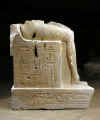 Estatua sedente de Rameses II hallada en el Templo de Heliopolis. Copyright: National Geographic.