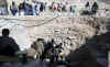 Nueva tumba en el Valle de los Reyes. CNN. Journalists line up at the entrance to the tomb on Friday -- the first day media are allowed to take a peek inside the tomb -- as Egyptian authorities provide an opportunity to look inside through a partially opened underground door. 