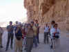 Viaje a Egipto ASADE SS 2004. Justo antes de entrar en la tumba de Tutmosis IV.